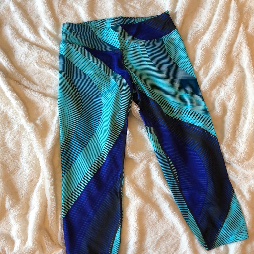 Calvin Klein performance cropped leggings!